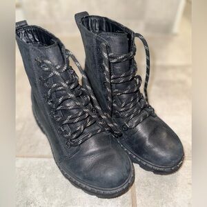 Sorel Black Lace-Up Combat Boots (6.5)